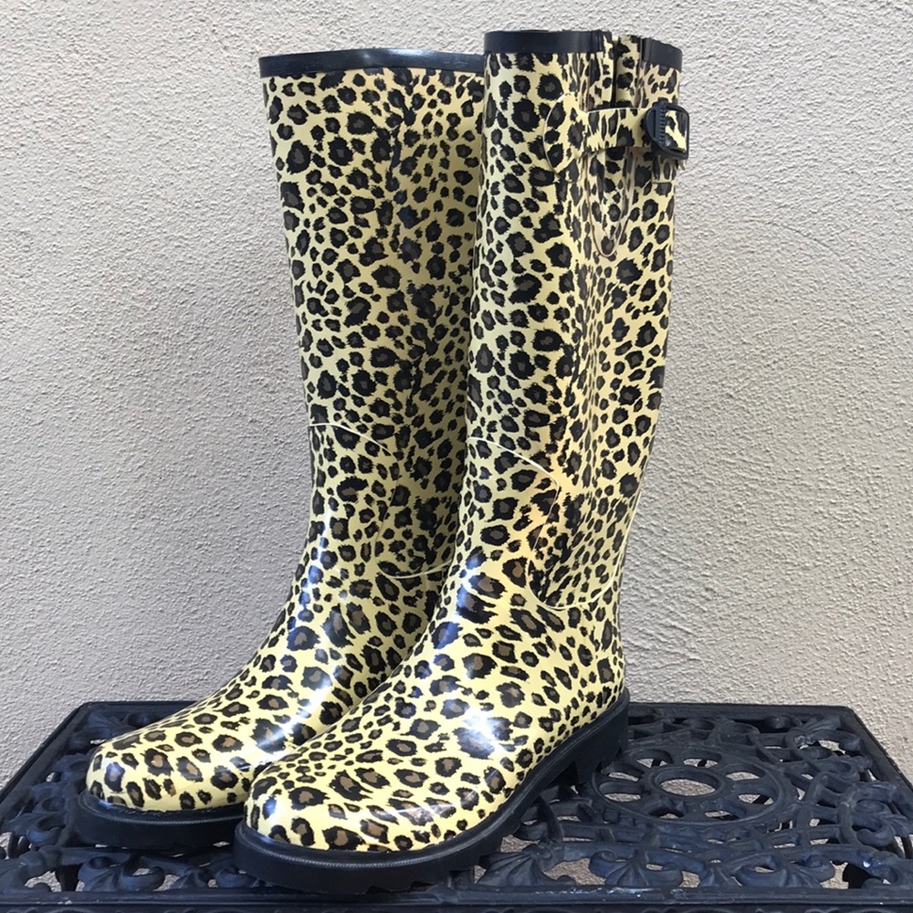 Tamara Hemriques Leopard print rain knee boots 7 M
